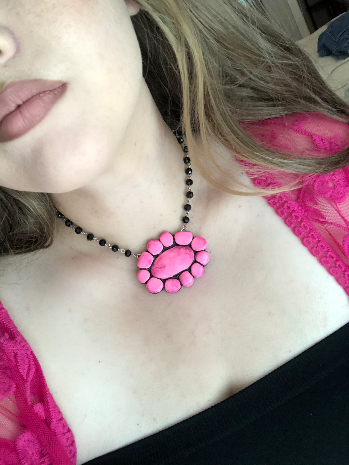 CONIFER SHORT NECKLACE - PINK