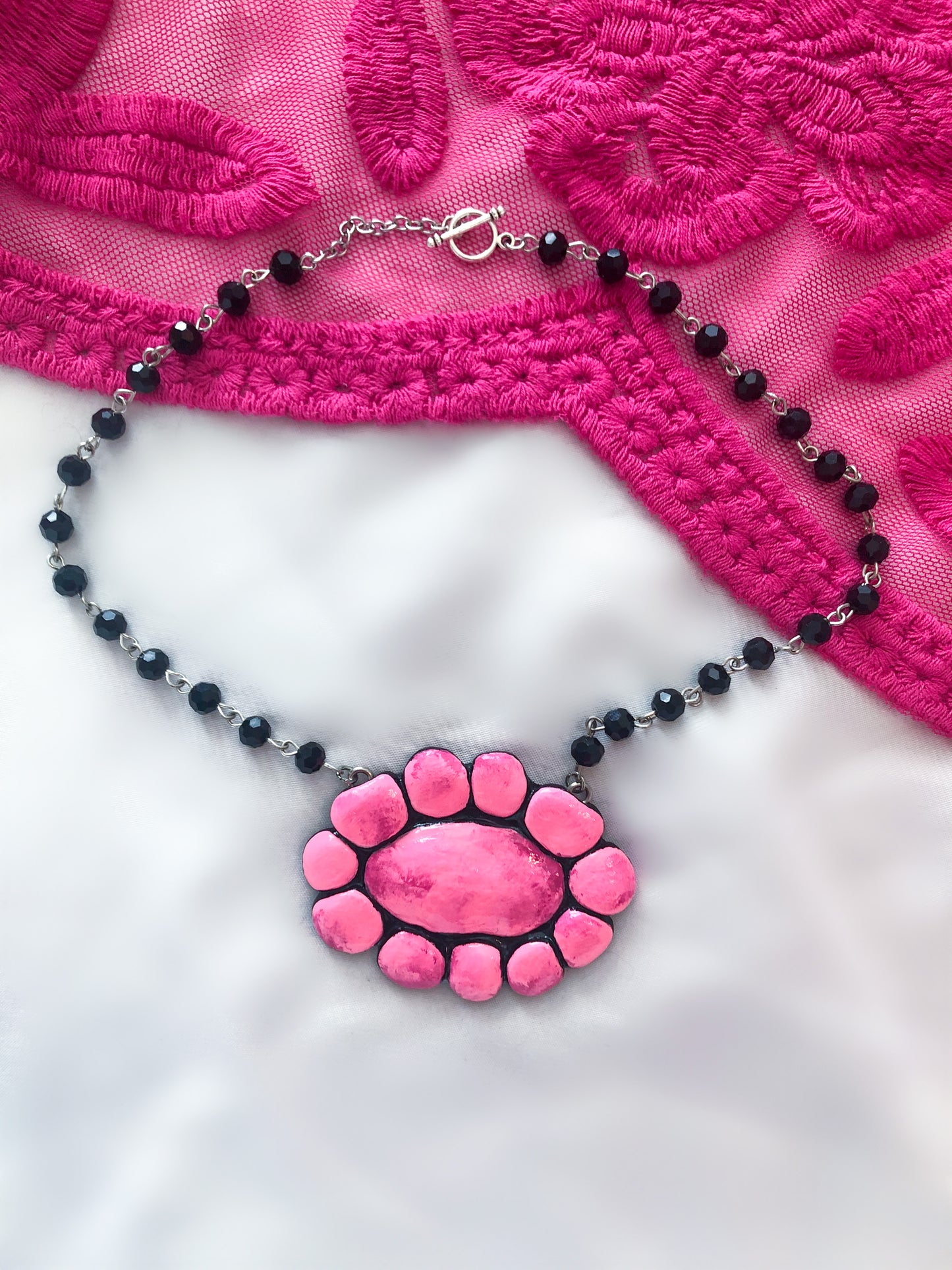 CONIFER SHORT NECKLACE - PINK